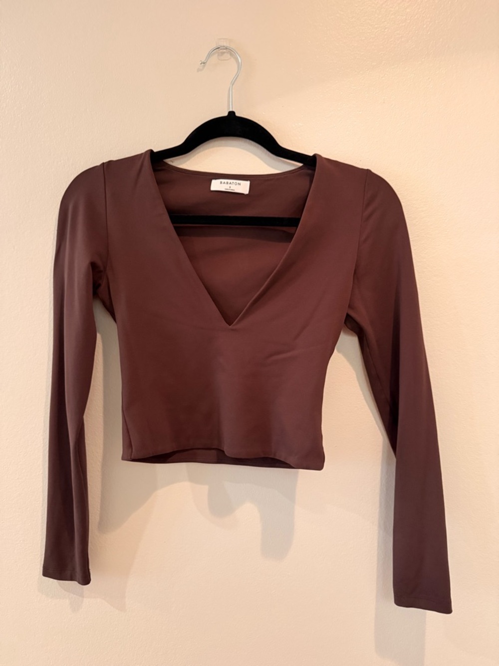 Aritzia Babaton Deep V Long Sleeve Crop Top - Brown